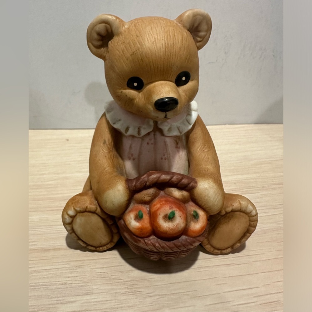 Vintage Homco Teddy Bear w/ Basket of Apples Ceramic Girl Bear